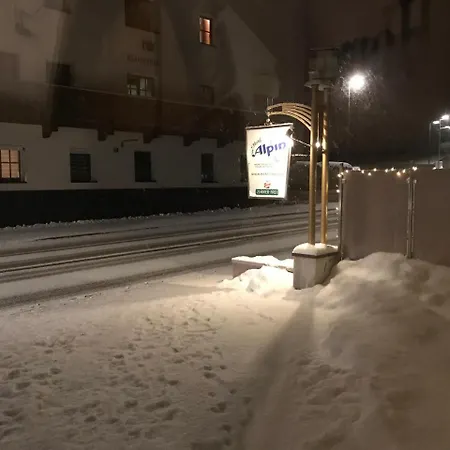 Alpin ホテル エールヴァルト